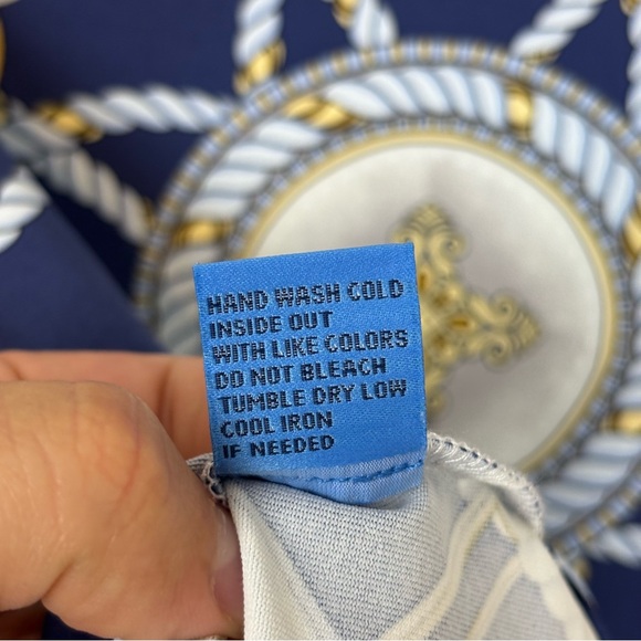 J. McLaughlin Catalina Cloth Navy Blue Gold Chain Blouse Size Small - Picture 5 of 5